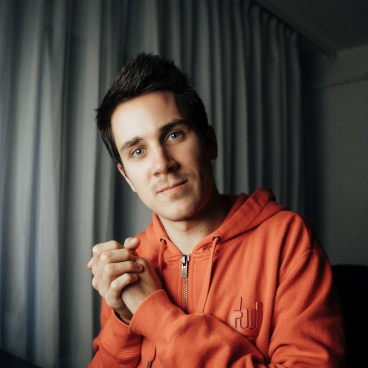 Portrait of Lina Moretti, group coordinator and fusion cooking expert